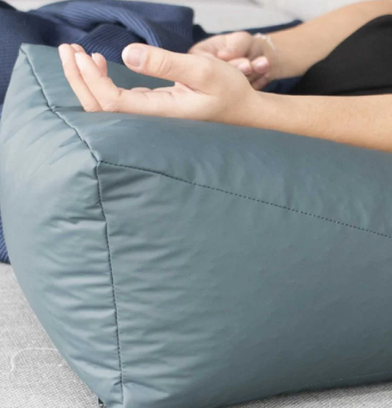 HAND POSITIONING CUSHION + BAMBOO COVER FOR HAND POSITIONING CUSHION 